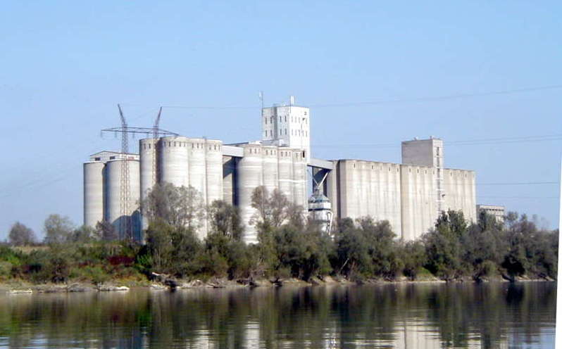 Slavonski Brod - silos na Bjeli�u